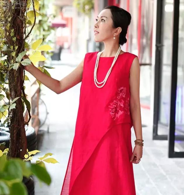 贺虹：一个把剪纸做成艺术事业的女人