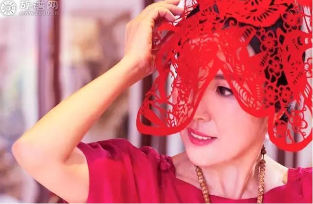 贺虹：一个把剪纸做成艺术事业的女人