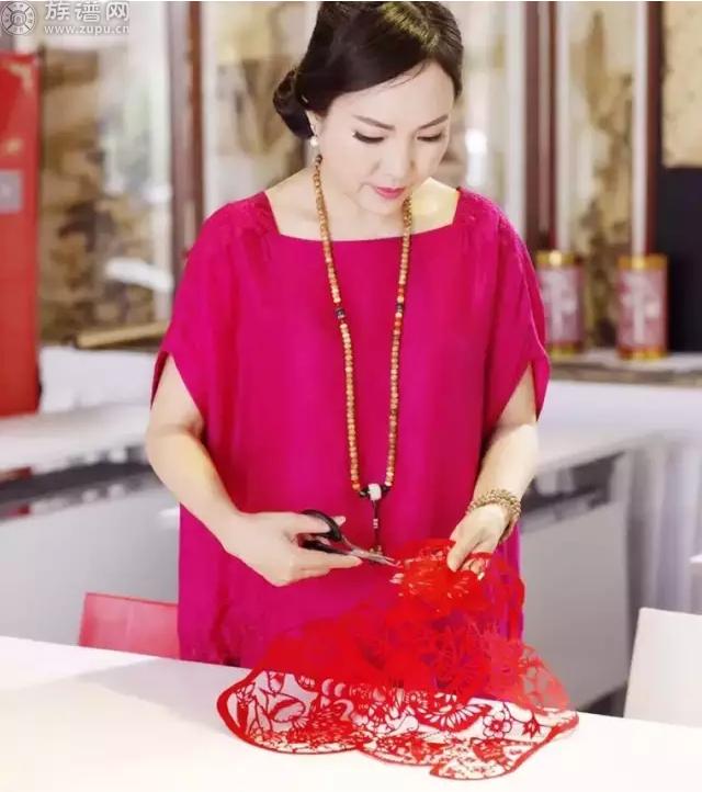 贺虹：一个把剪纸做成艺术事业的女人