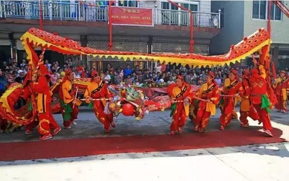 北方的谱单南方的谱书同样都有着祭祖的习俗