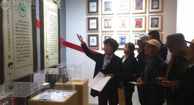 晋城市首届族谱博览会受到各地宗亲追捧