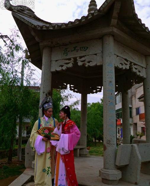 早期越剧男班的发祥地之一莲塘村卢氏宗祠