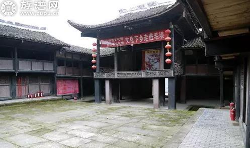 今天我们去拜访的是一座藏在巴山深处的姚氏宗祠